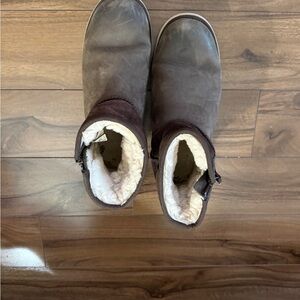 UGG Brown Ankle Boots with Shearling Lining